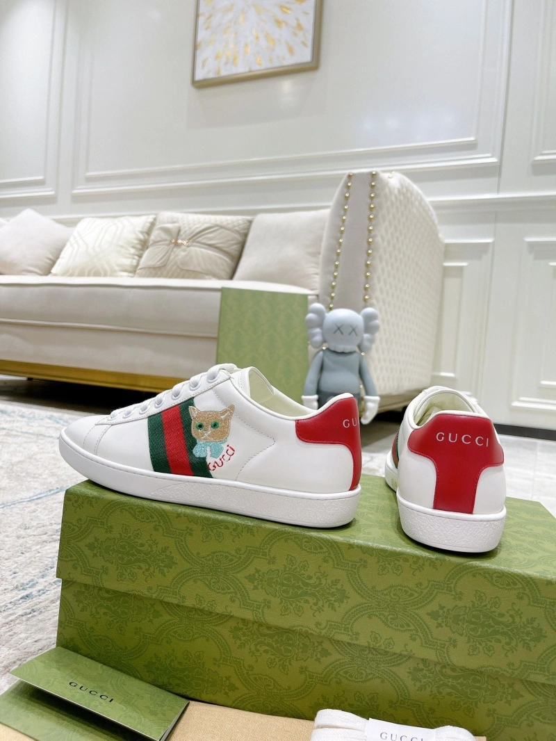 Versatile Gxccx Sneakers 166136