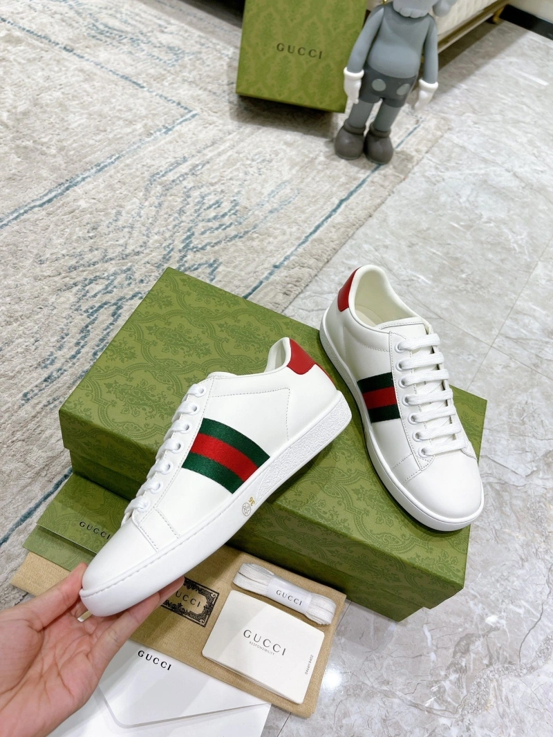 Versatile Gxccx Sneakers 166136