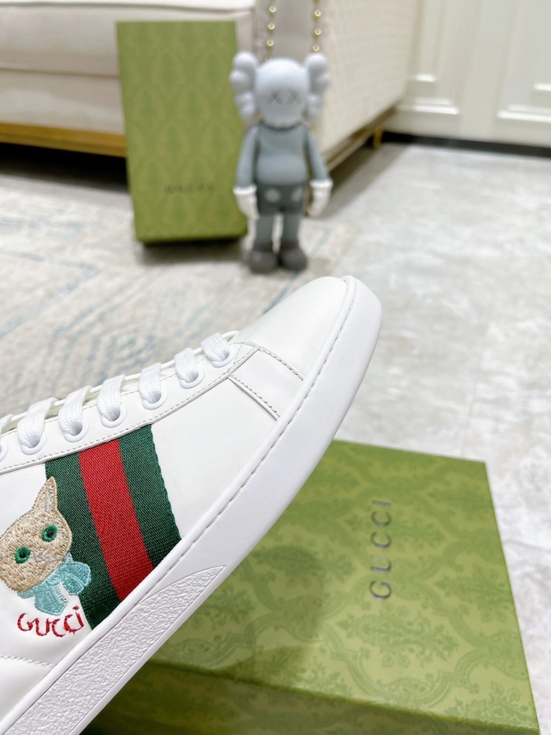 Versatile Gxccx Sneakers 166136