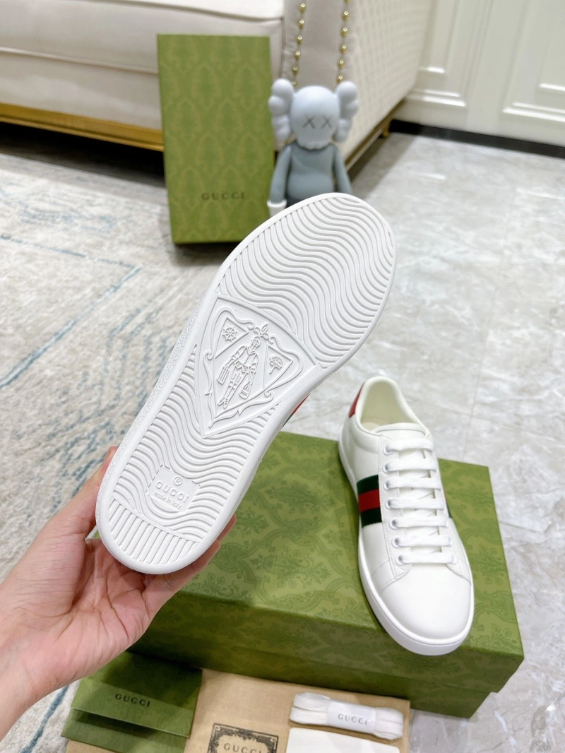 Versatile Gxccx Sneakers 166136