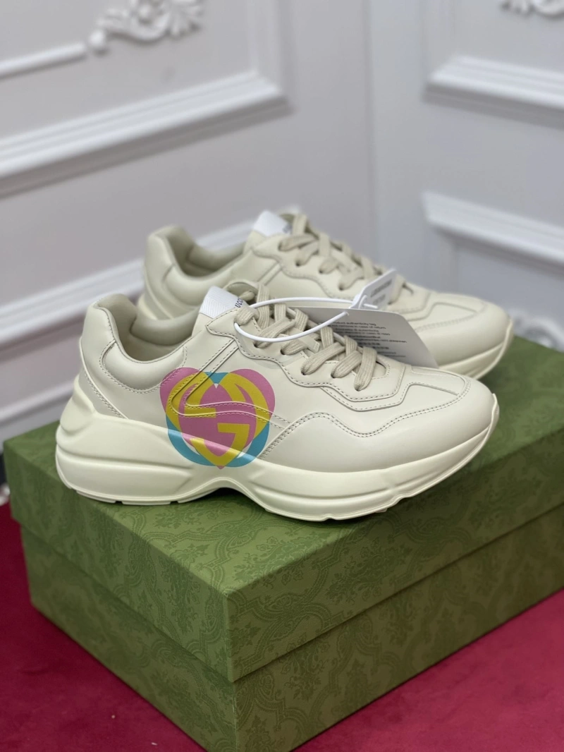 Versatile Bxlxnciaga Sneakers 110431