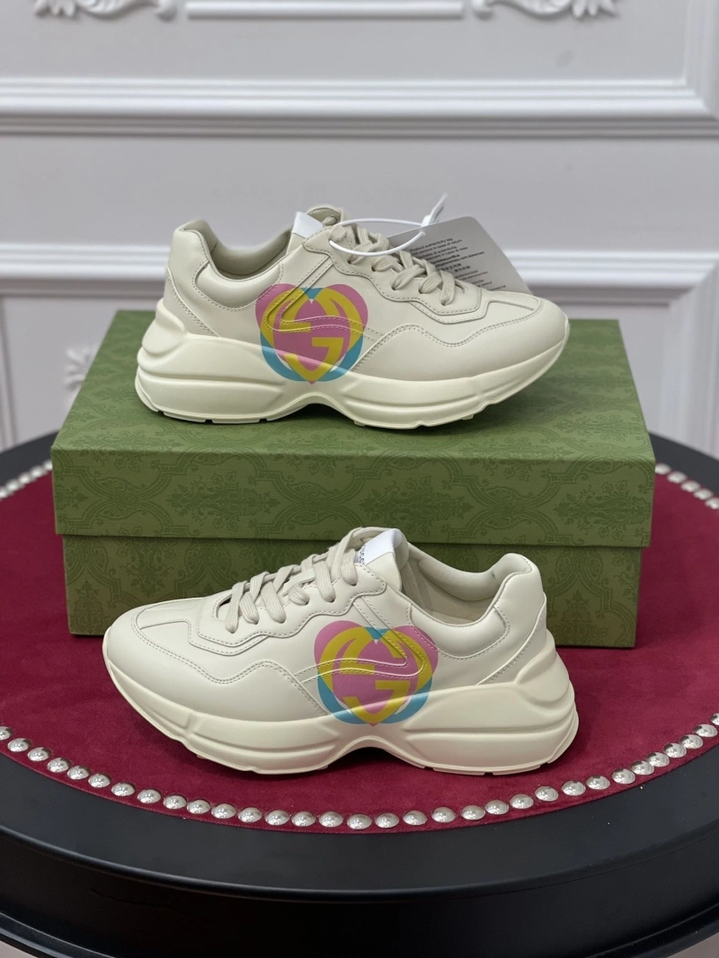 Versatile Bxlxnciaga Sneakers 110431