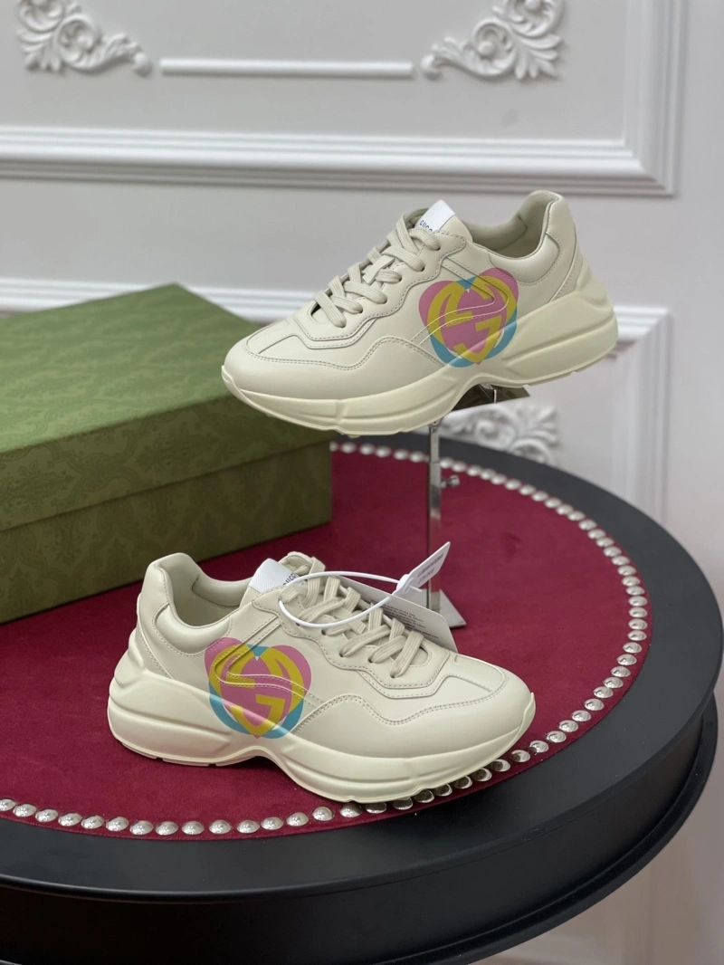 Versatile Bxlxnciaga Sneakers 110431