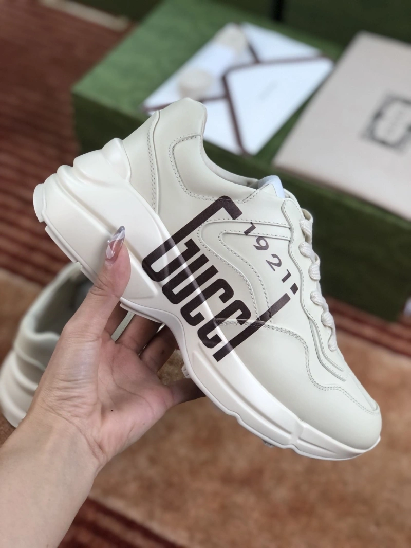 Versatile Gxccx Sneakers 166108