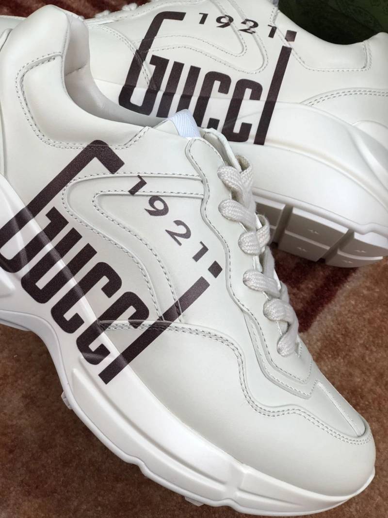 Versatile Gxccx Sneakers 166108
