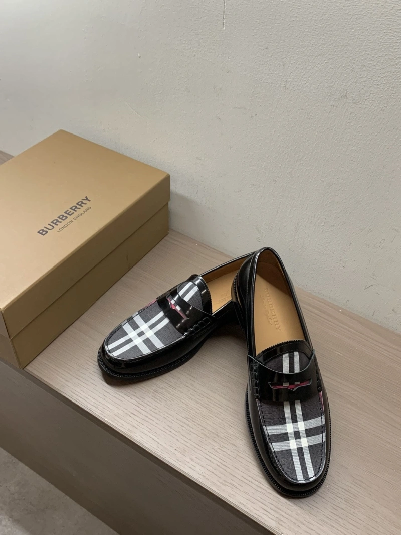 Functional Bxrbxrry Leather Shoes 115621