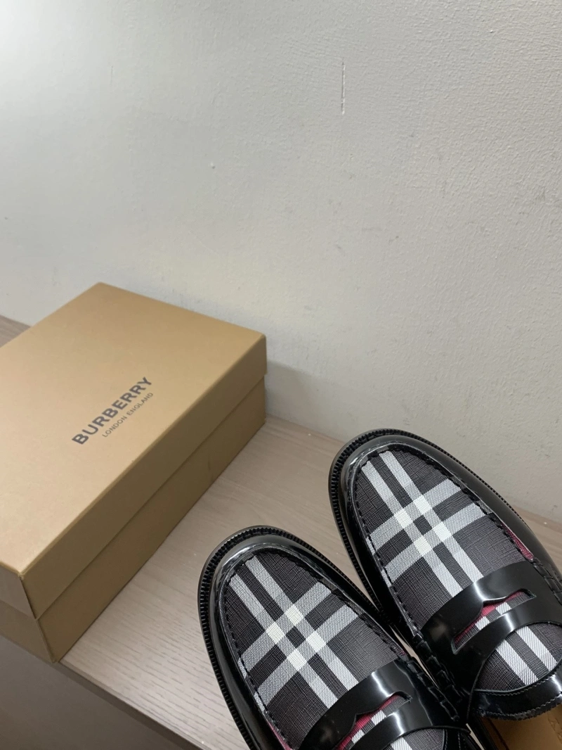 Functional Bxrbxrry Leather Shoes 115621