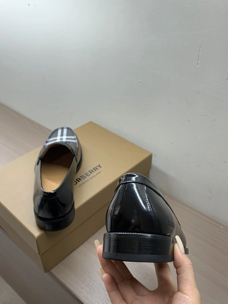 Functional Bxrbxrry Leather Shoes 115621