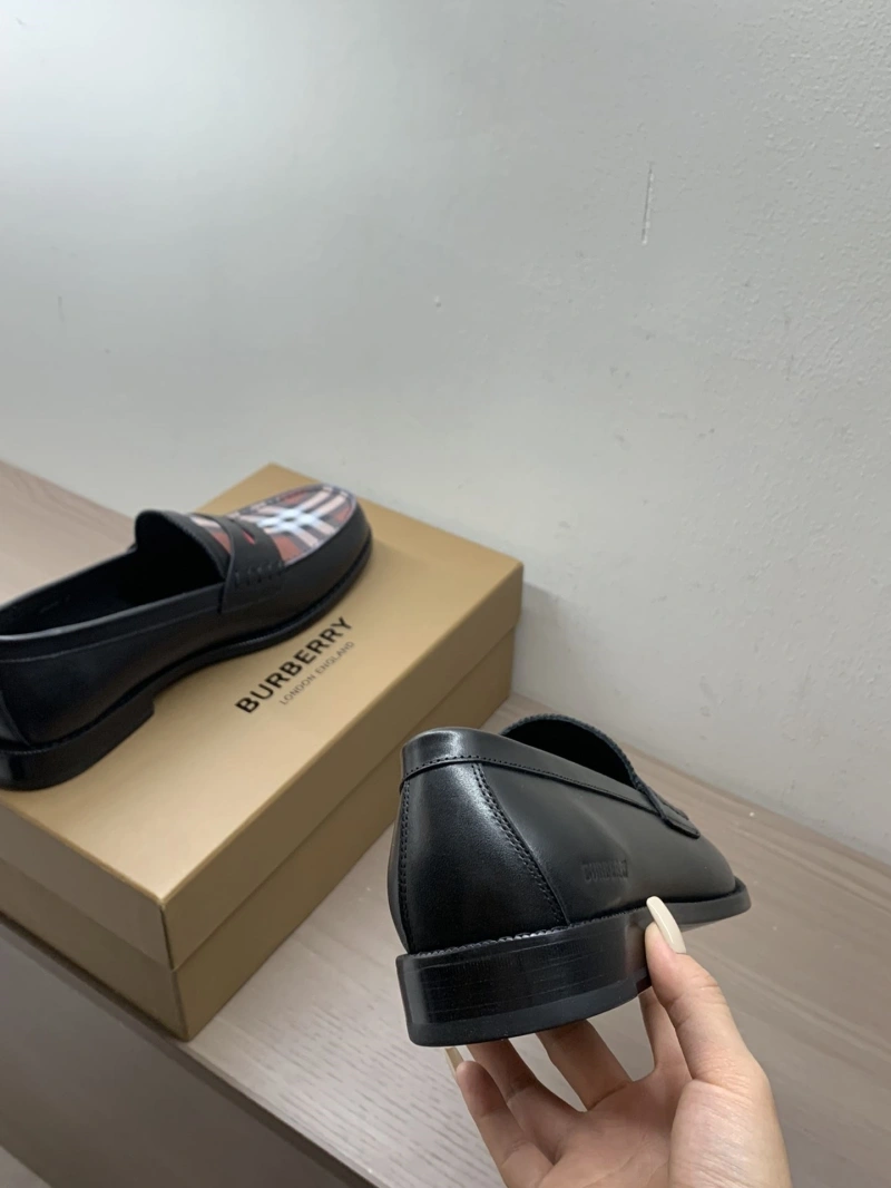 Minimalist Bxrbxrry Leather Shoes 115618