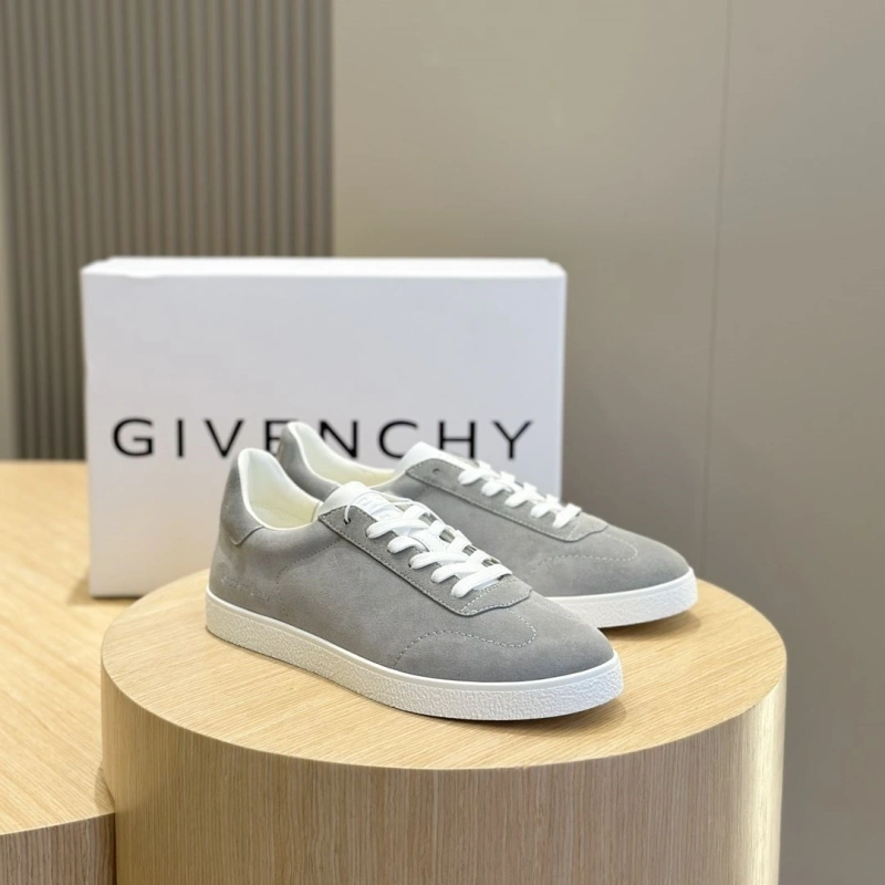 Compact Gxvxnchy Sneakers 154732