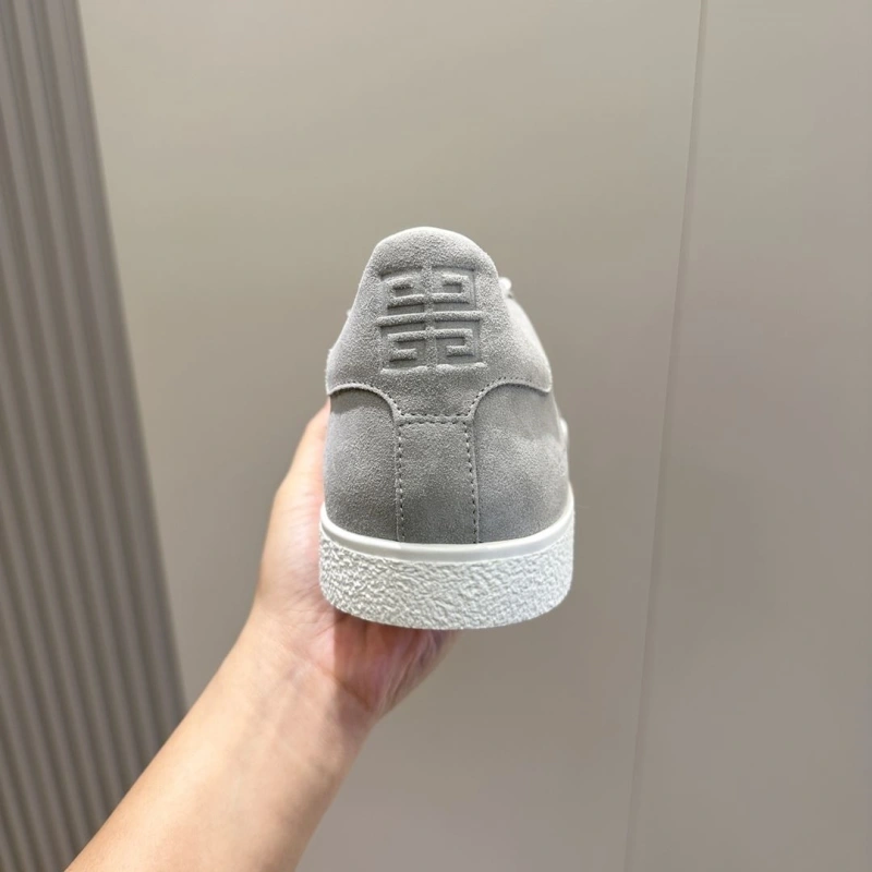 Compact Gxvxnchy Sneakers 154732
