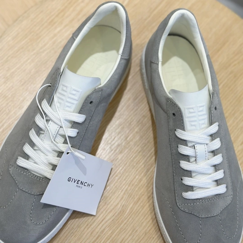 Compact Gxvxnchy Sneakers 154732