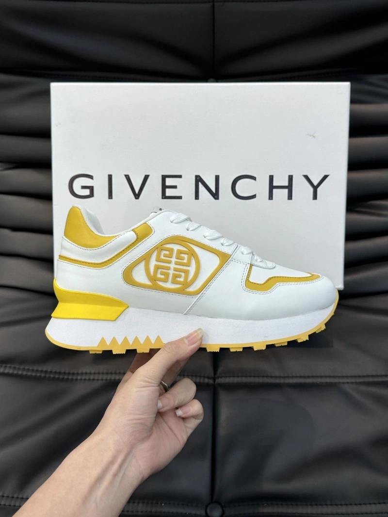 Soft Gxvxnchy Sneakers 154729