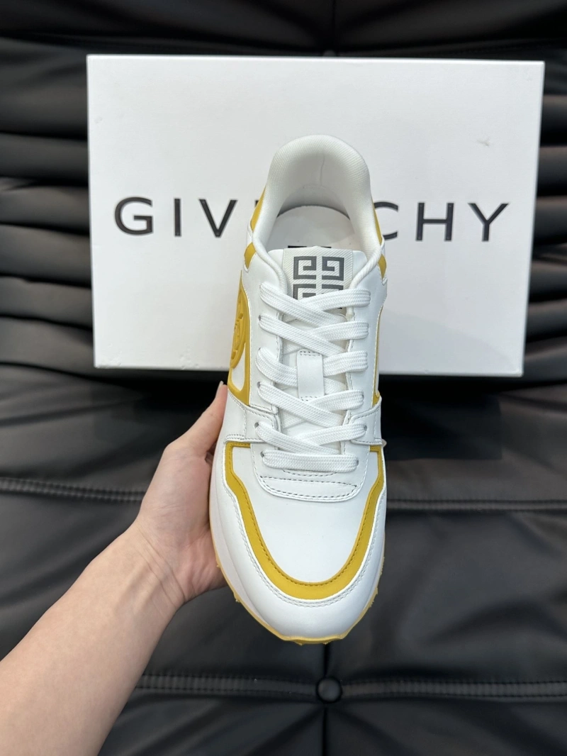 Soft Gxvxnchy Sneakers 154729