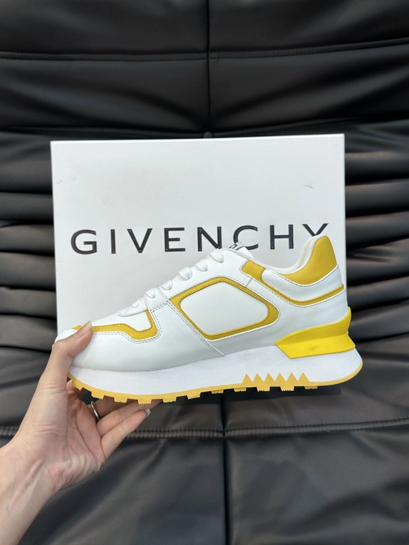 Soft Gxvxnchy Sneakers 154729