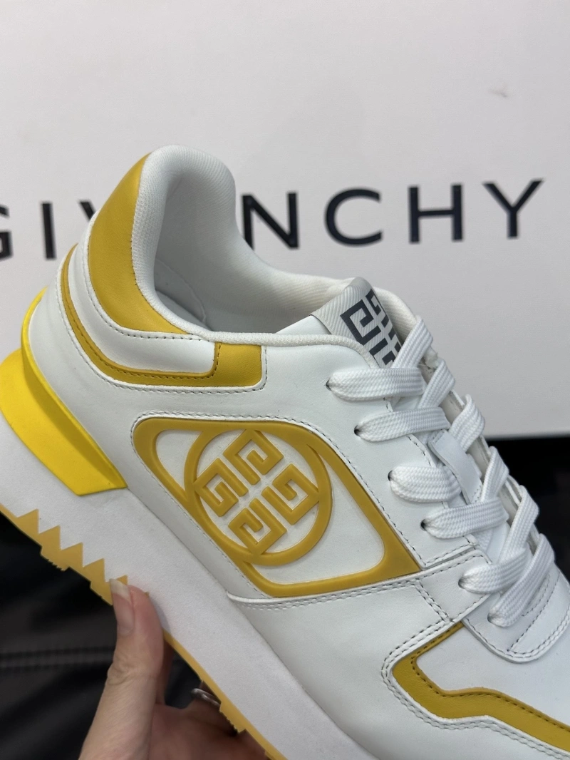 Soft Gxvxnchy Sneakers 154729