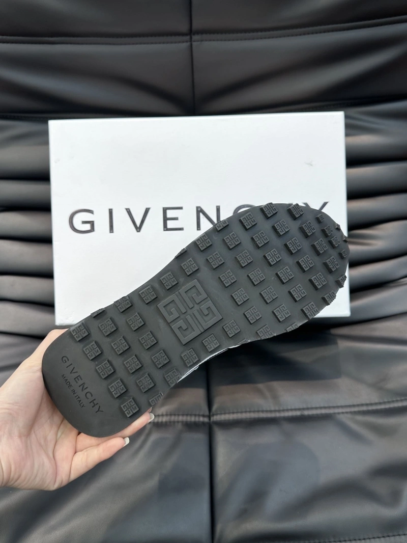 Functional Gxvxnchy Sneakers 154727