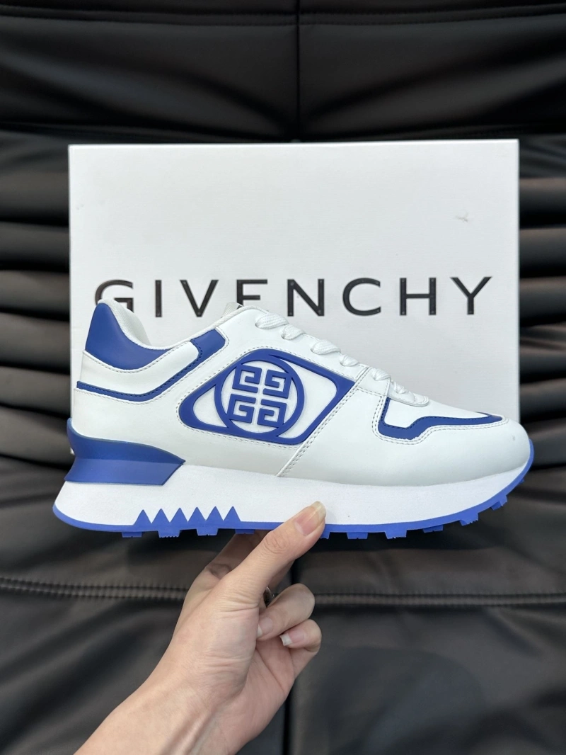 Versatile Gxvxnchy Sneakers 154728