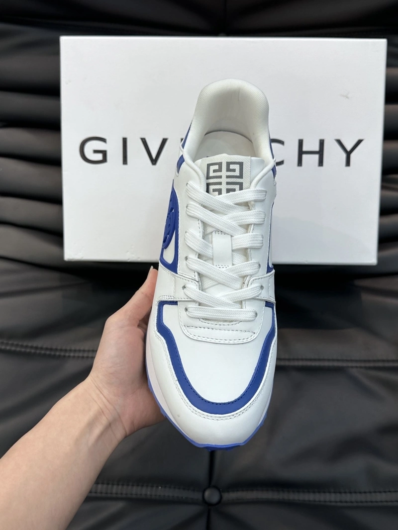 Versatile Gxvxnchy Sneakers 154728