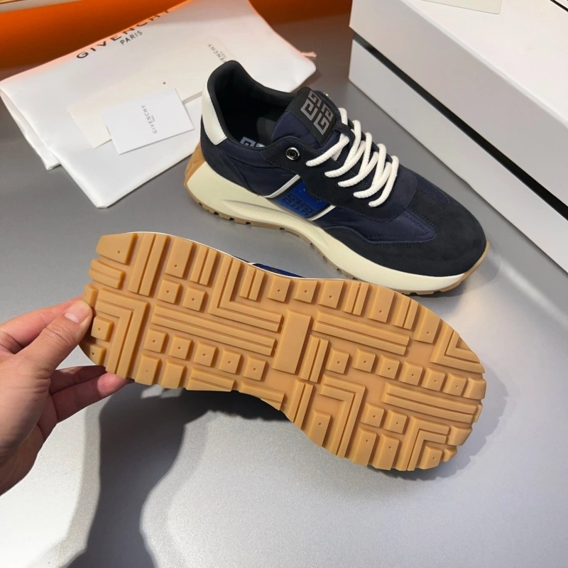 Gxvxnchy Sneakers EyeCatching 154722