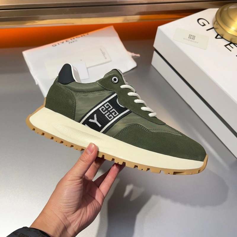 Gxvxnchy Sneakers Bold 154718