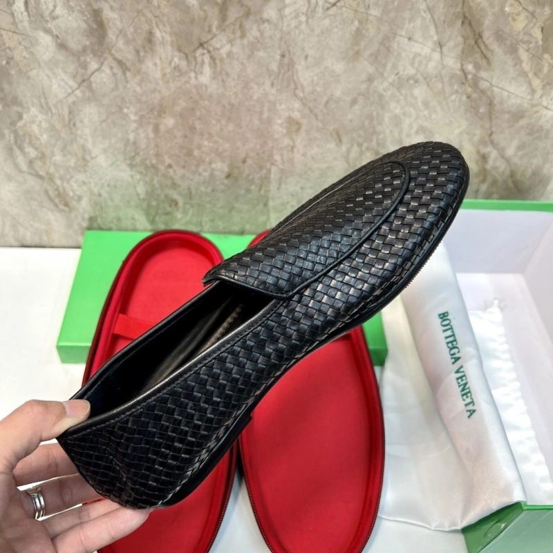 Flexible Bxttxga Vxnxta Leather Shoes 113285