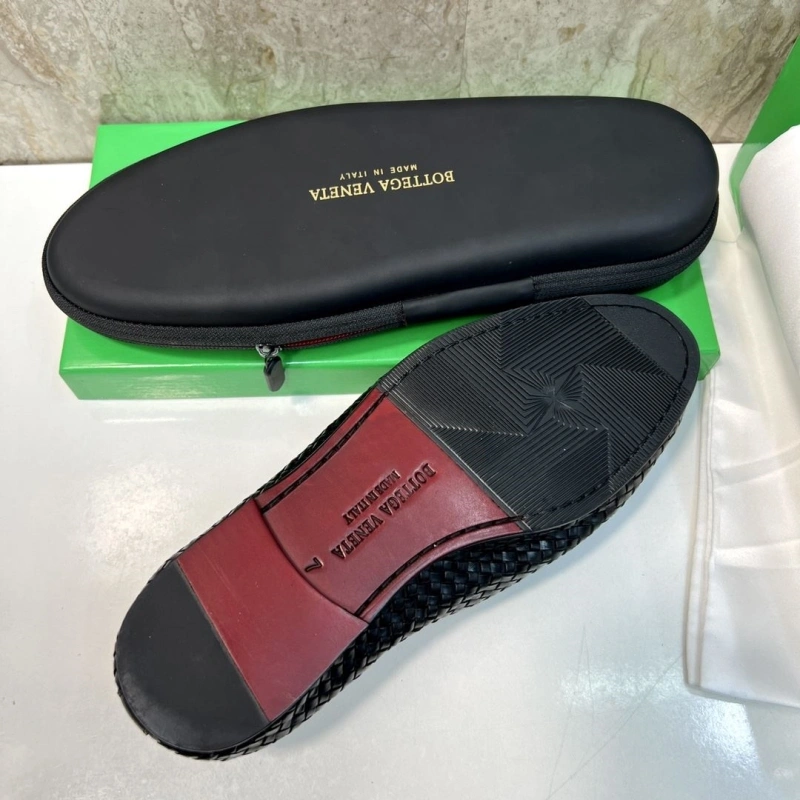 Flexible Bxttxga Vxnxta Leather Shoes 113285
