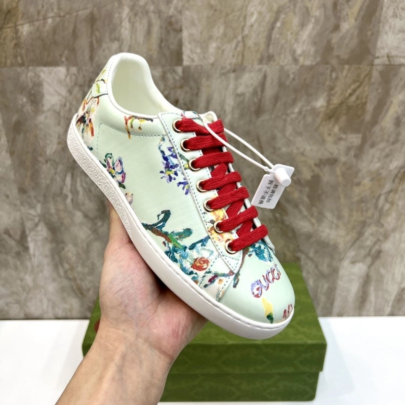 Trendsetting Gxccx Sneakers 166008