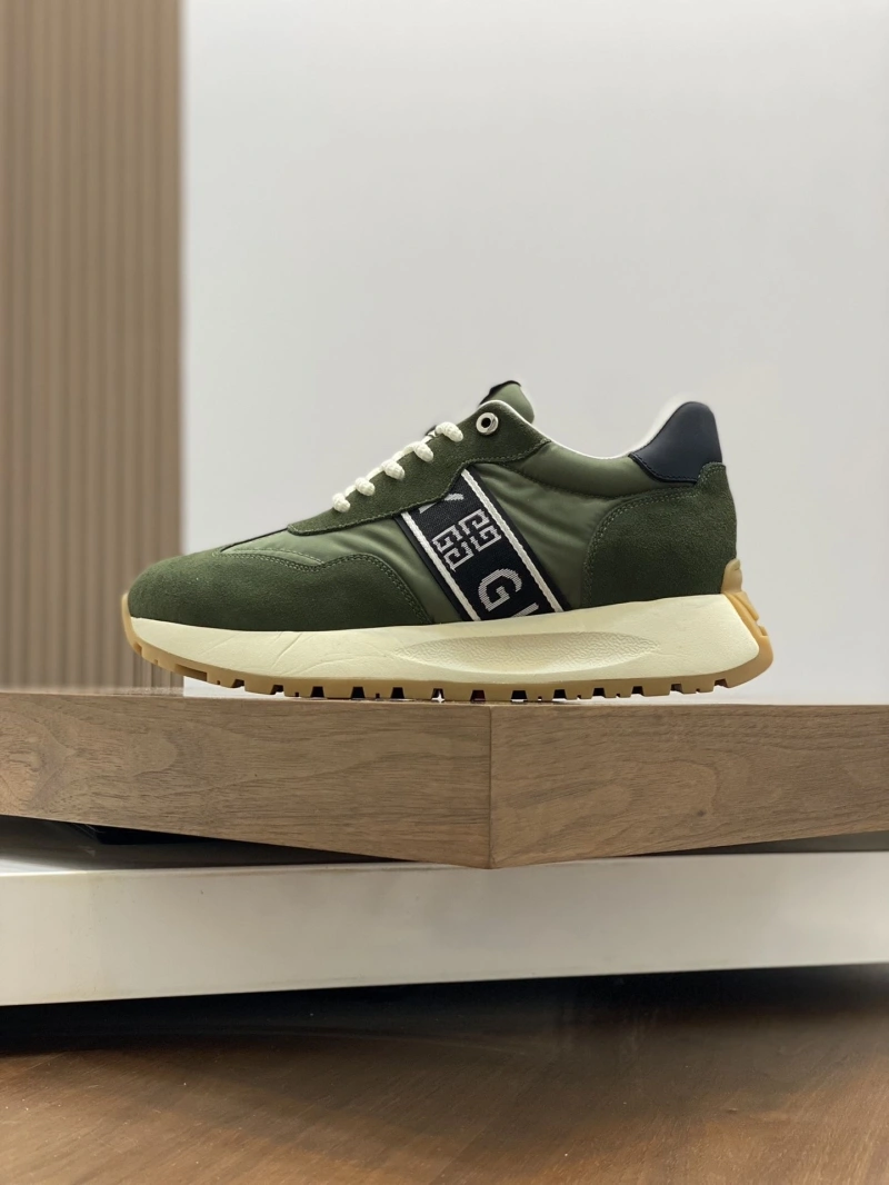 Lightweight Gxvxnchy Sneakers 154711