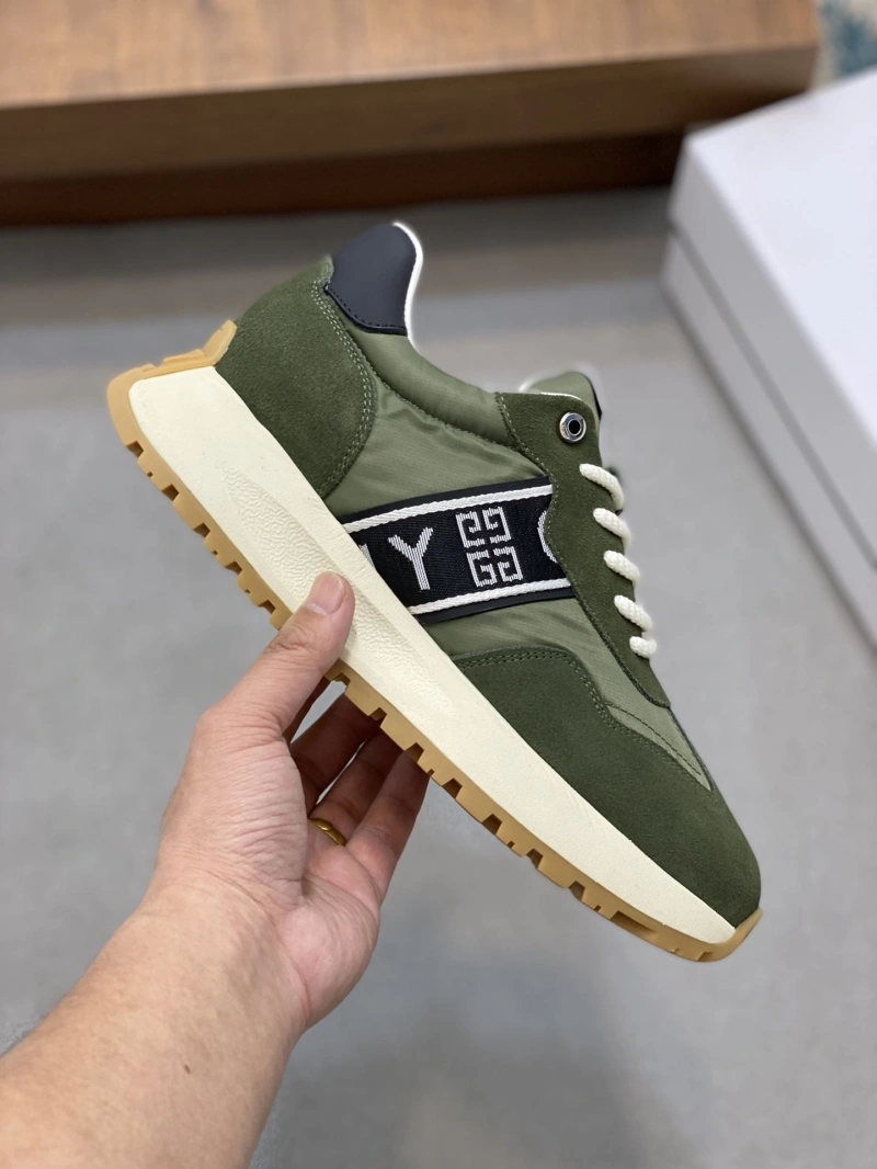 Lightweight Gxvxnchy Sneakers 154711