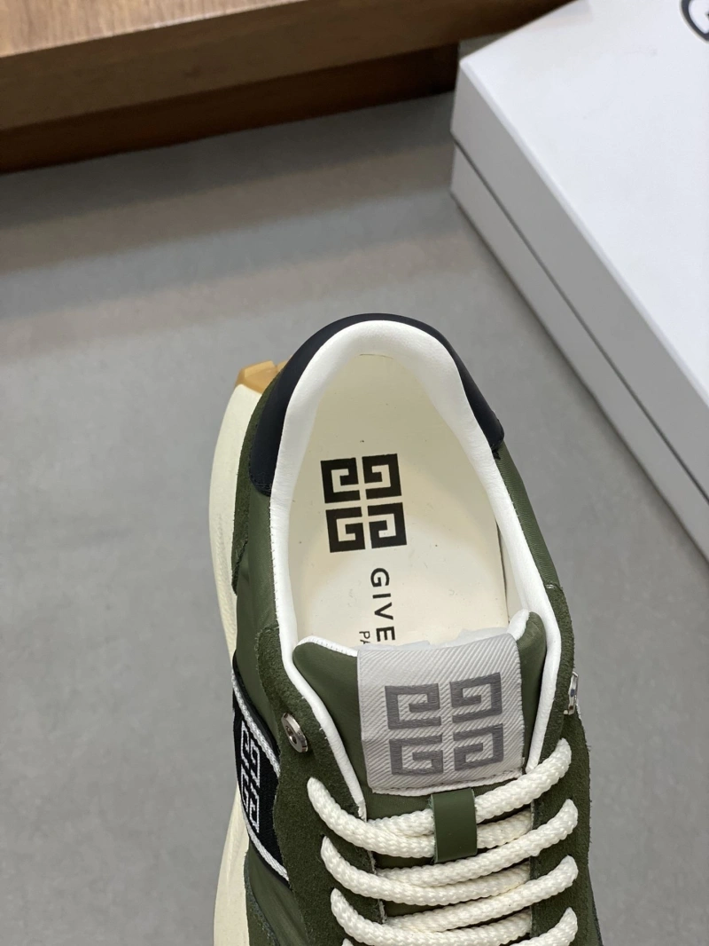 Lightweight Gxvxnchy Sneakers 154711