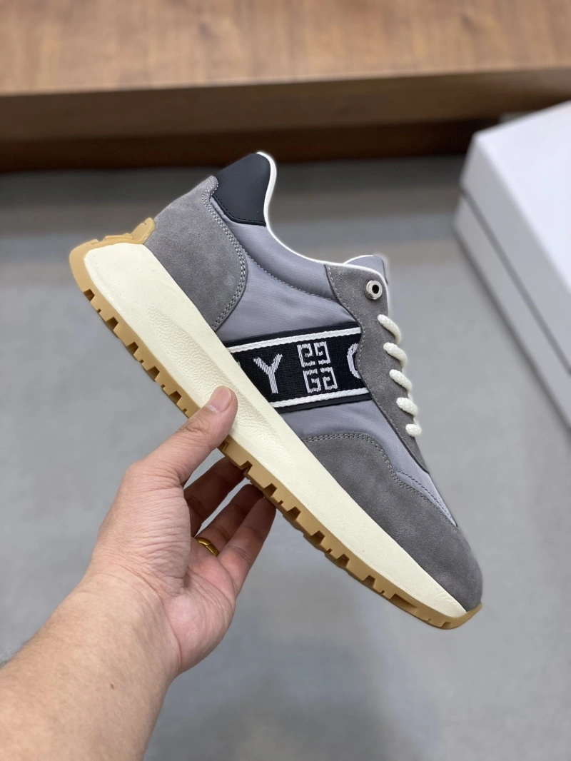 Gxvxnchy Sneakers Lightweight 154710
