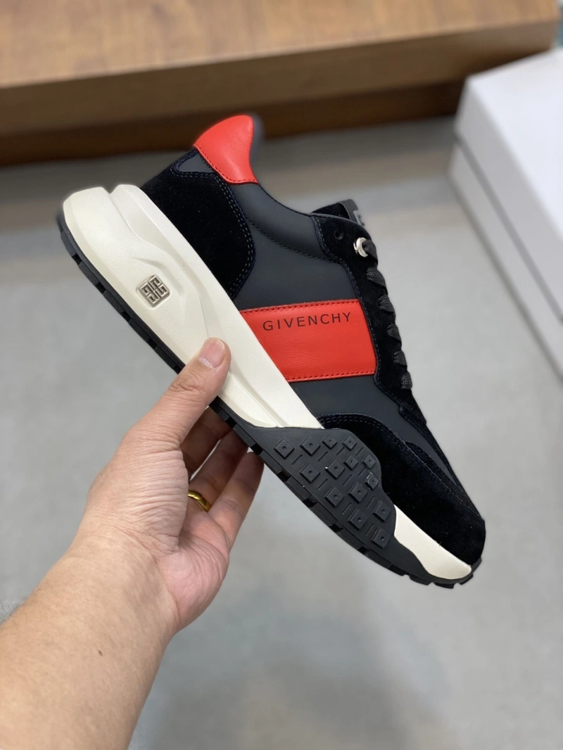 Gxvxnchy Sneakers Classic 154708