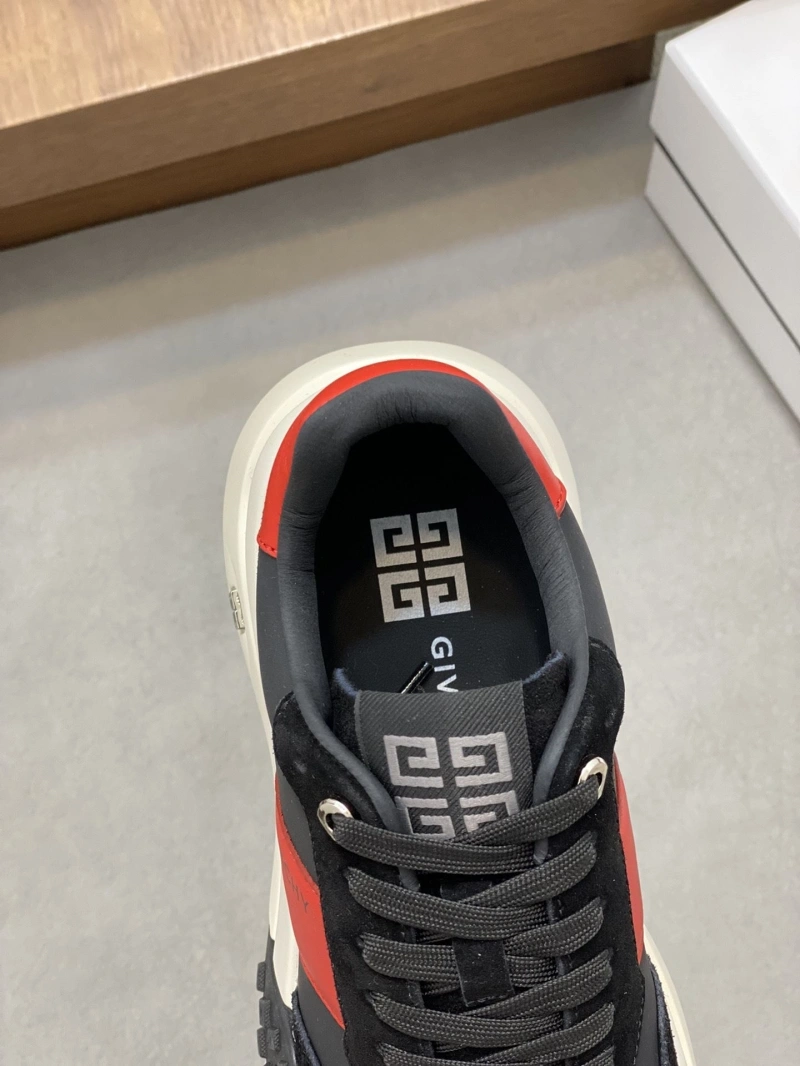 Gxvxnchy Sneakers Classic 154708