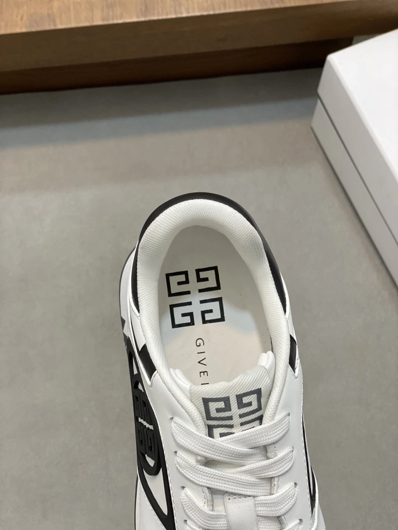 Gxvxnchy Sneakers SportInspired 154714