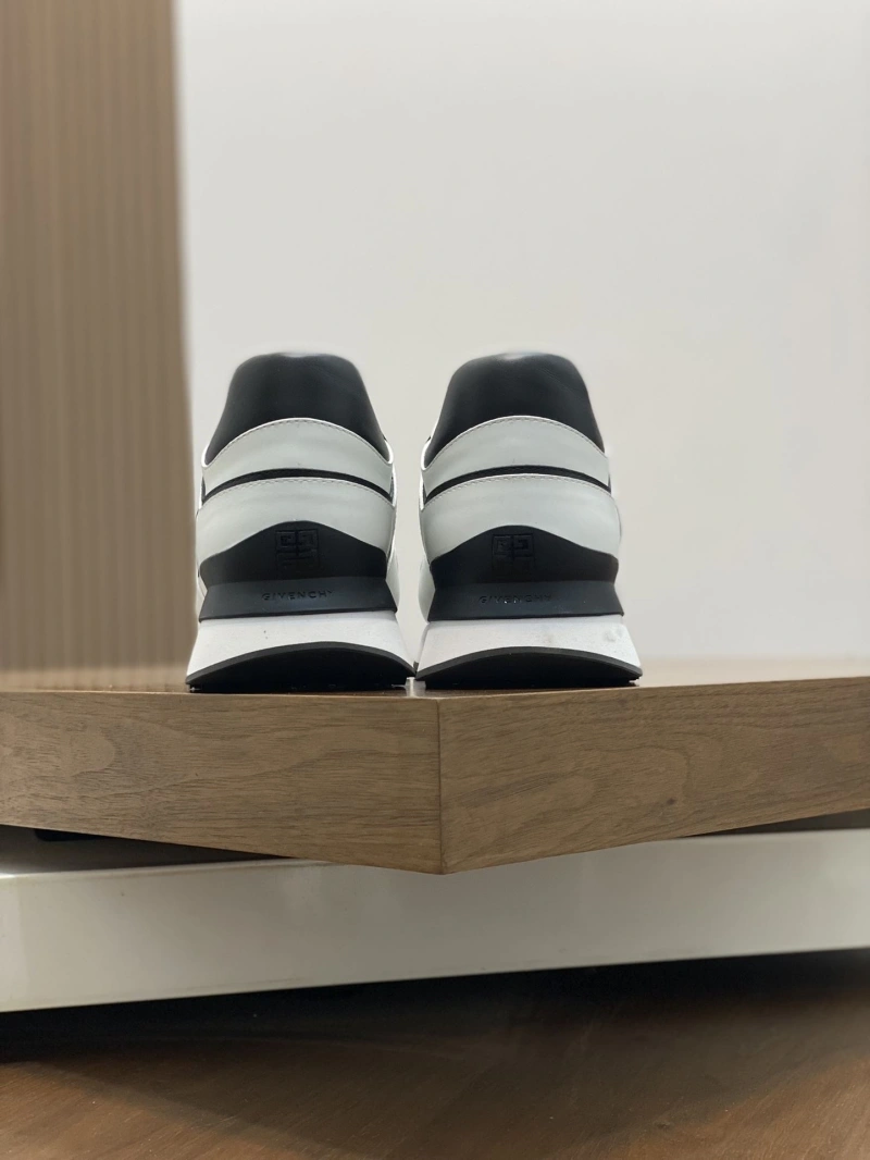 Gxvxnchy Sneakers SportInspired 154714