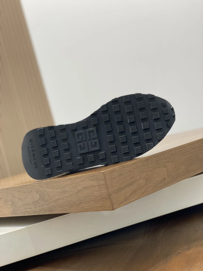 Gxvxnchy Sneakers SportInspired 154714