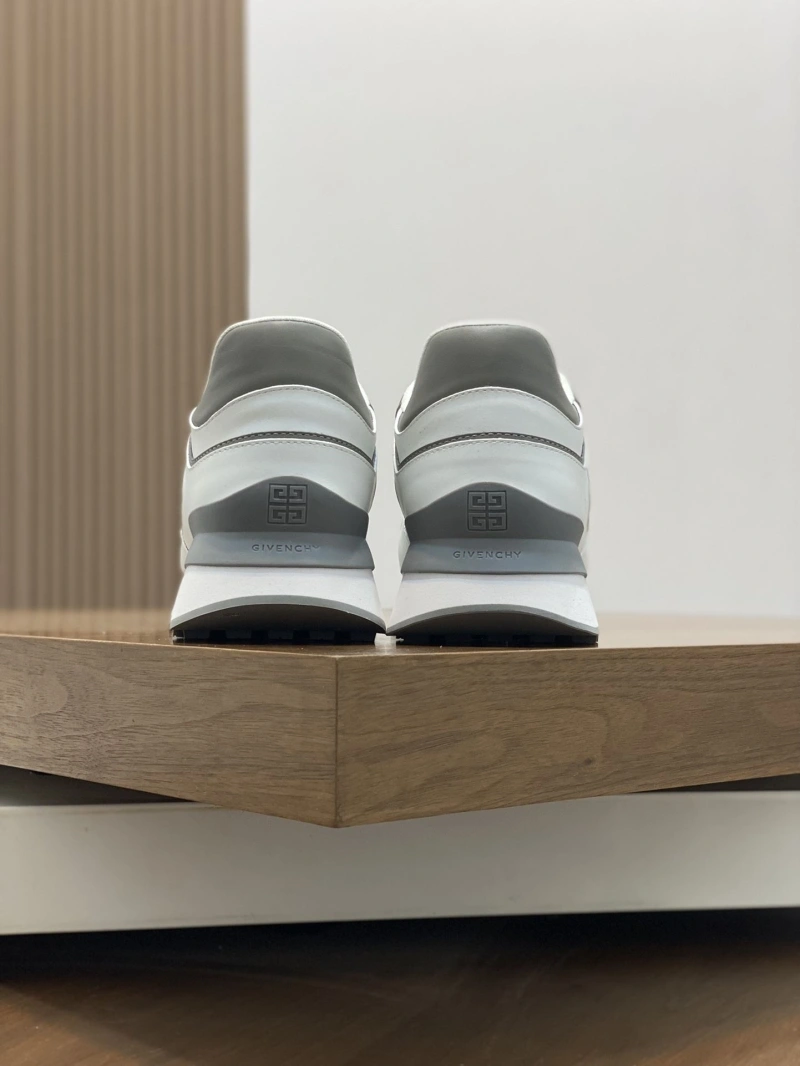Durable Gxvxnchy Sneakers 154719