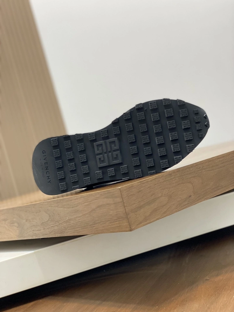 Gxvxnchy Sneakers SmartChoice 154701