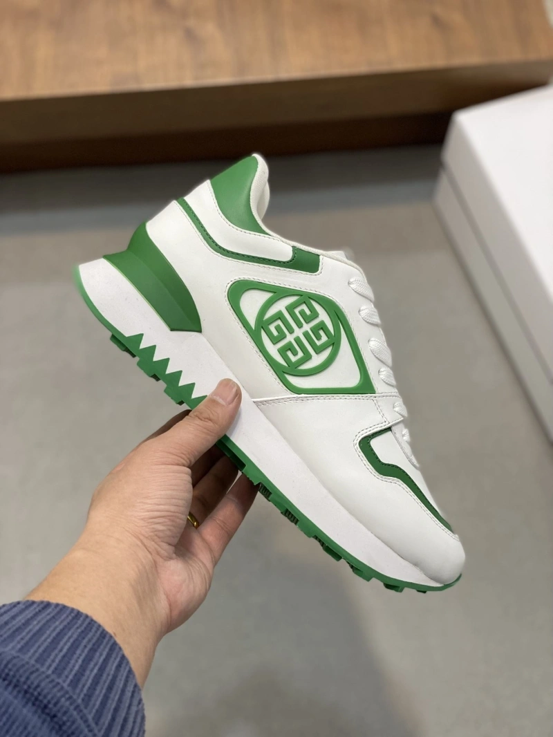 Gxvxnchy Sneakers Trendsetting 154702