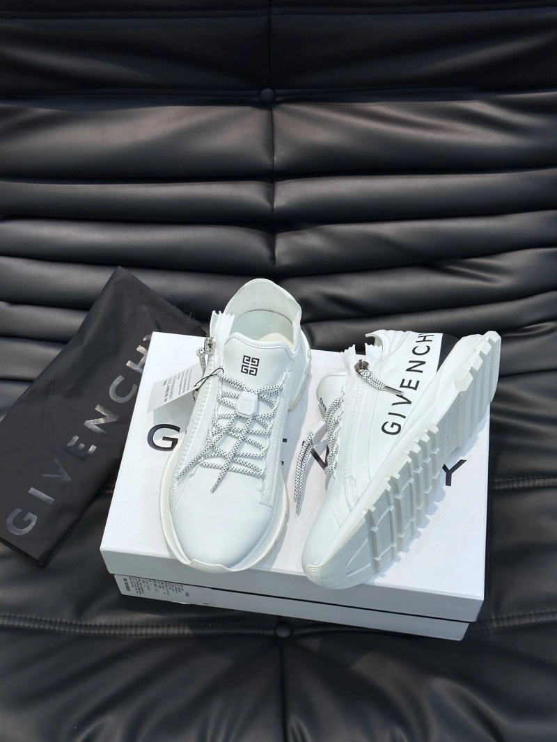 Minimalist Gxvxnchy Sneakers 154716