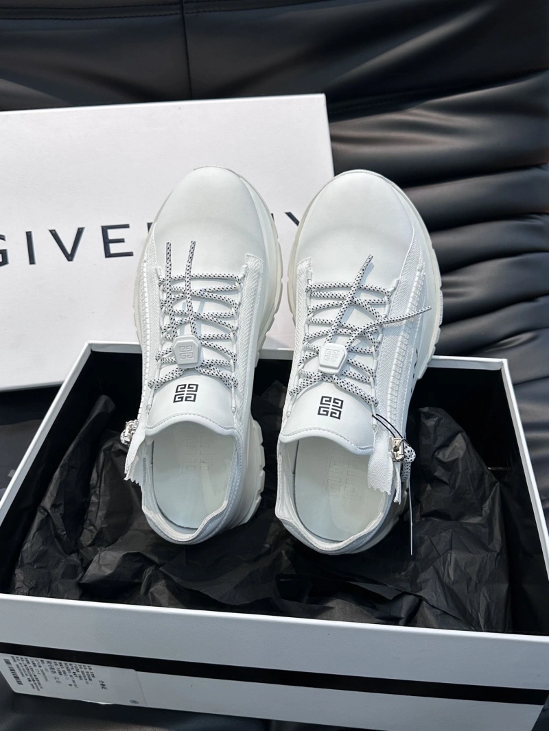 Minimalist Gxvxnchy Sneakers 154716