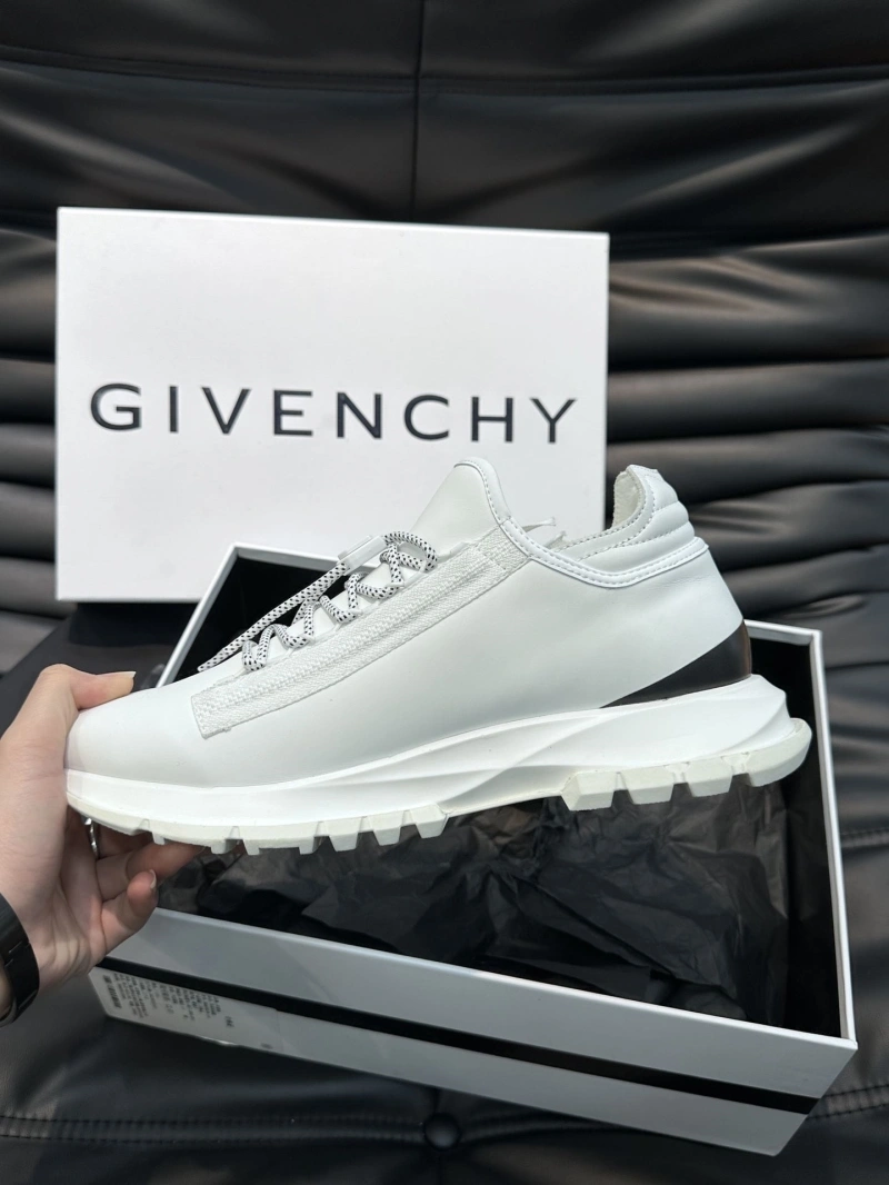 Minimalist Gxvxnchy Sneakers 154716