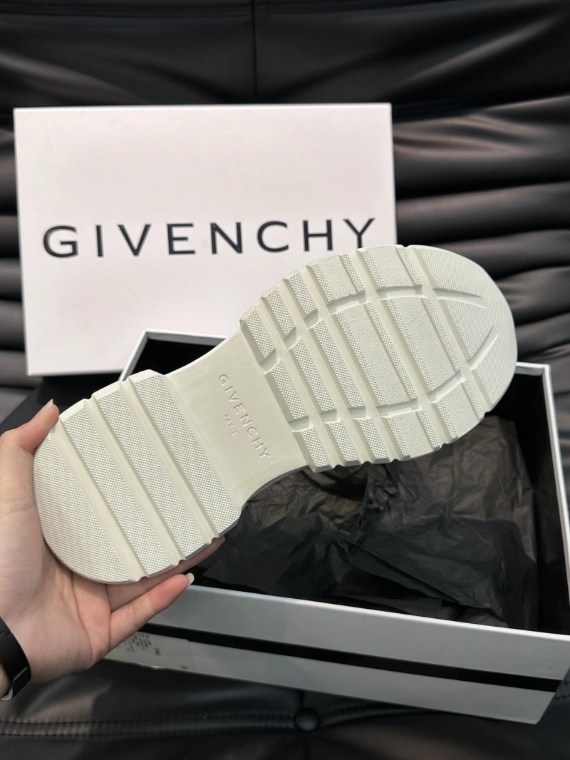 Minimalist Gxvxnchy Sneakers 154716