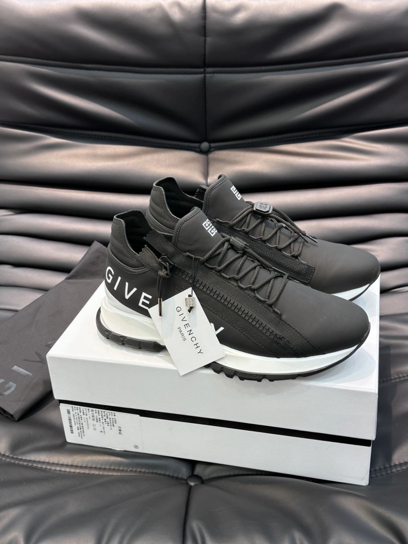 Gxvxnchy Sneakers Cozy 154724