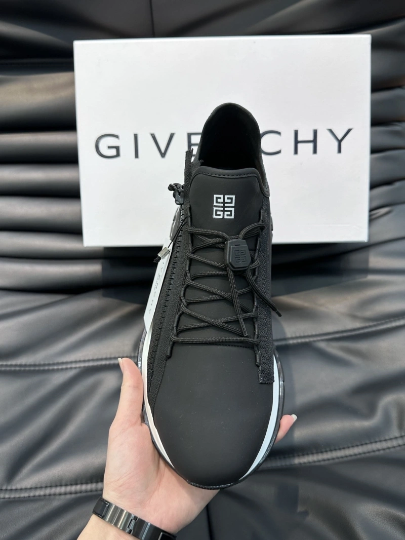 Gxvxnchy Sneakers Cozy 154724