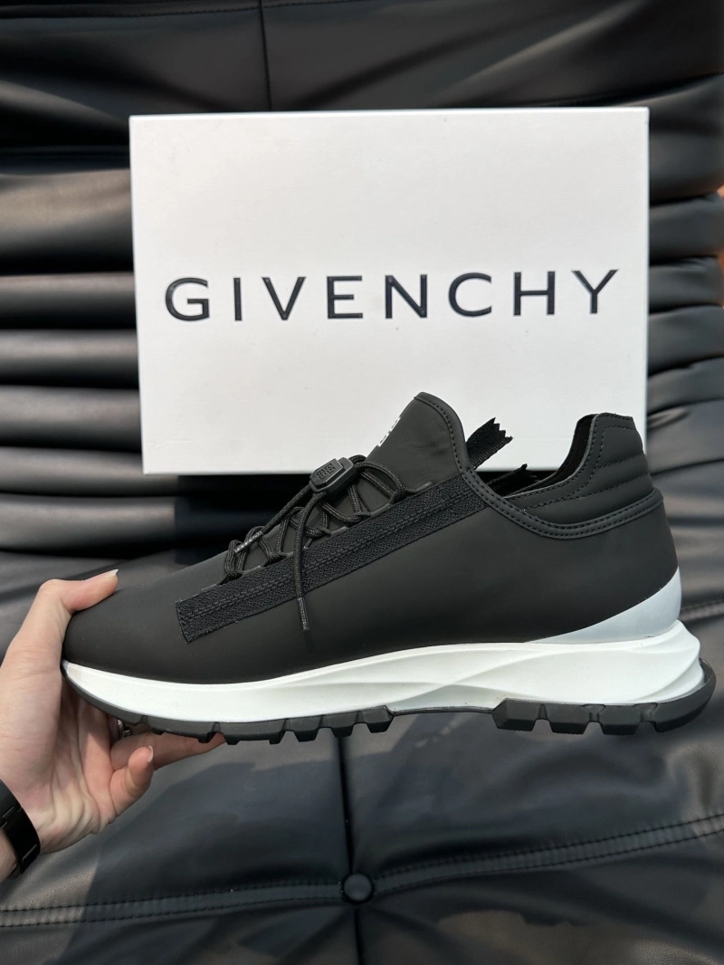 Gxvxnchy Sneakers Cozy 154724