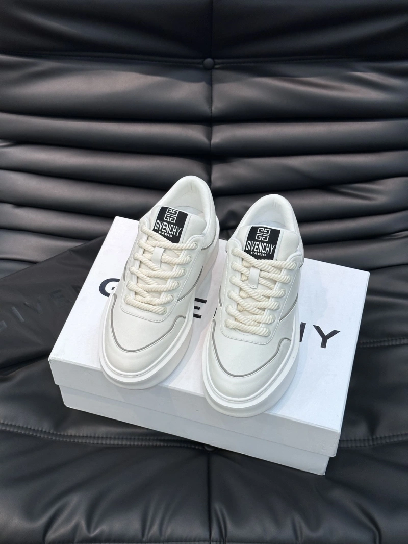 Trendsetting Gxvxnchy Sneakers 154698