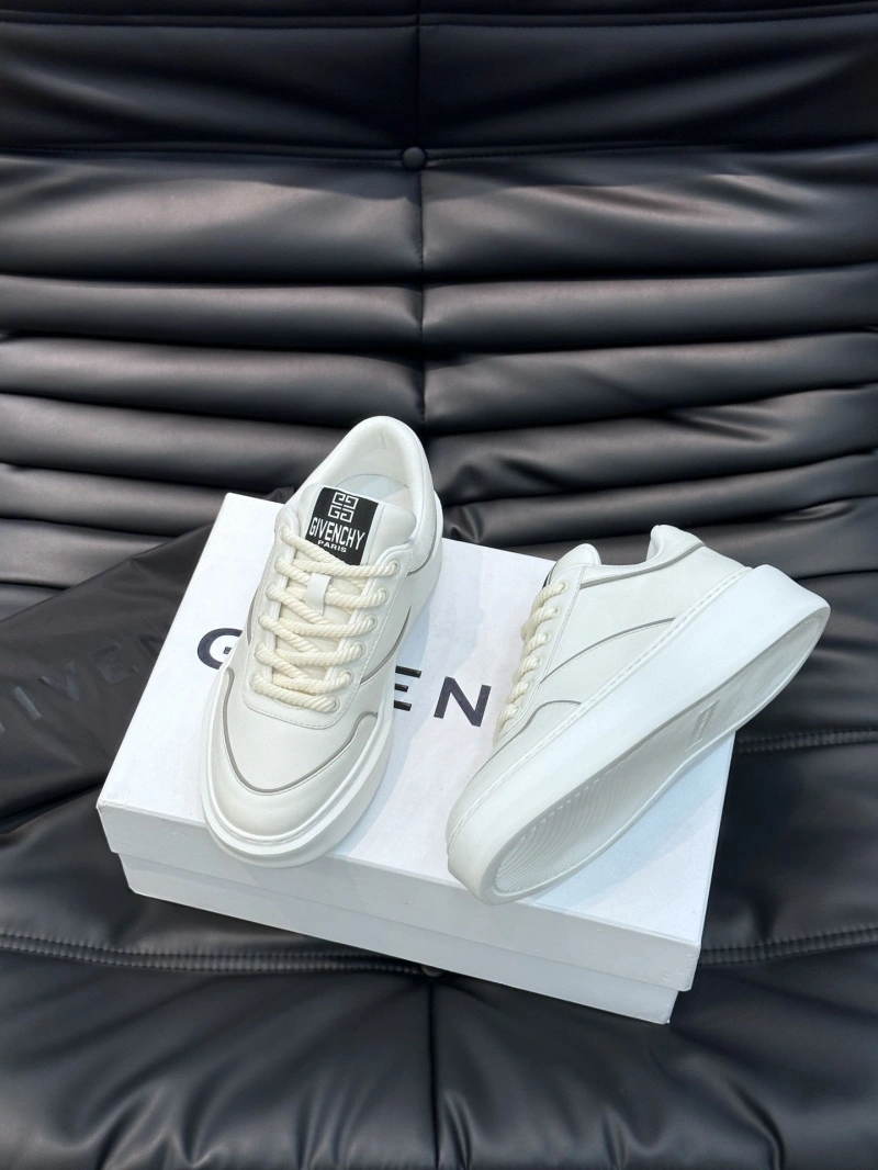 Trendsetting Gxvxnchy Sneakers 154698