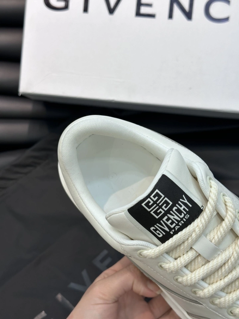 Trendsetting Gxvxnchy Sneakers 154698